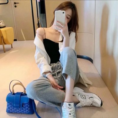 隔壁墓园的男孩